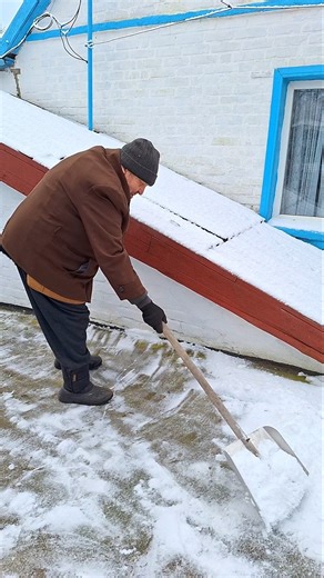 DIY Snow Removal #diysnowman #snowshoveling #winterdiy #snowclearing #winterworkout #homediy