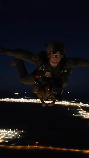 US Military Working Dog Takes the Leap Into Darkness 🇺🇸🐕‍🦺 Night Airborne Jump