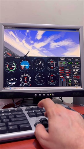 This 1995 flight simulator still work ✈️ #fyp #msfs2024 #flightsimulator
