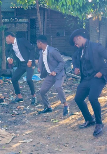 Vatumwa Vauya nebasa DC:✋🏾#dancelikenixxi #zimtiktokers🇿🇼🇿🇼🇿🇼 @userMunaboi @Ak @Te@SOLEX #basanderakotenzi