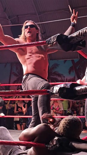 Tommy Lee turns Dennis Rodman into a drum kit #comedy #prowrestling