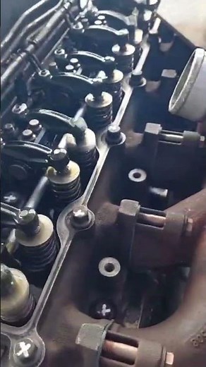 rocker arm diesel engine #shorts #dieselengine #heavyequipment