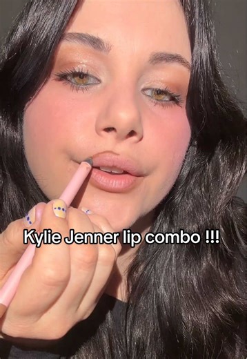 The #lipcombo that broke the internet @Meg Stalter 💋🧡 #fyp #makeuptutorial