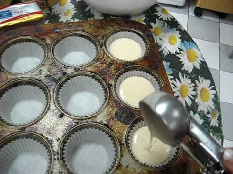 For beginners: How to pour cake batter into cupcake trays.