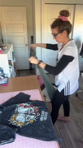 I allowed room to mess around yesterday— upcycling thrifted clothing is a favorite activity for me! I loved this ($4) tshirt, but it was too tight to wear comfortably, so : 1. I cut off the side seams and sleeves. 2. Added a 4” strip to each side of knit fabric I had in my stash 3. Created sleeves by drafting a super simple sleeve shape 4. Sewed up the sides of the tshirt leaving a hole at the shoulder area to sew in my sleeves…. 5. Sewed it all together and added cuffs 🩷✌️🧵🪡🧵 I’m wearing it