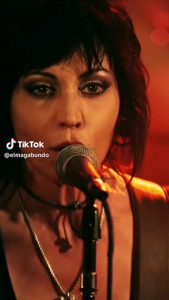 Joan Jett & The Blackhearts Rock Out with 'Cherry Bomb' | Guitar Sessions