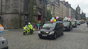 90K views · 2.9K reactions | The first section of the 2019 Edinburgh Taxi Outing on the Royal Mile #Edinburgh | Edinburgh Spotlight | Facebook