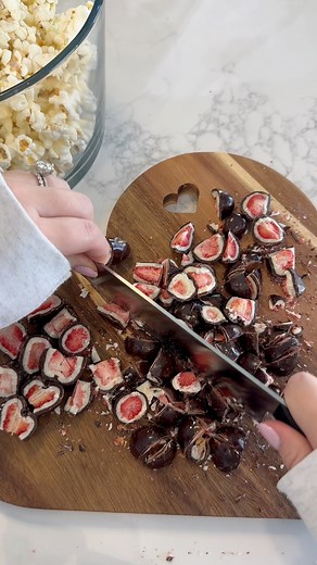 5.2K views · 125 reactions | The snacks are always the best part of movie night  This chocolate covered strawberry popcorn was amazing  #movietime #snacks #moviesnacks #snackdrawer #recipe #popcorn #candy #fbreels #reelsfb #fb #yummyfood #reels #valentines #asmr #movienight | Mikayla McNeany | Facebook