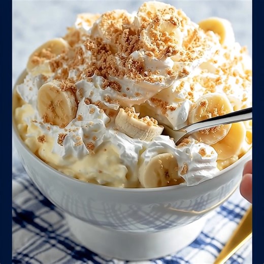 26K views · 60 reactions | Easy Banana Pudding Fluff Salad Ingredients 1 box (3.4 oz) instant vanilla pudding mix 1 ½ cups cold milk (whole milk for creaminess, but 2% works too) 3–4 ripe bananas, sliced into coins Full Recipe in Coʍmеոτ  | Royal Recipes | Facebook