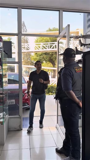 22 reactions | Probablemente esta cara ya se les haga muy conocida ¡Él es Alex!  El tiktoker, diseñador, marketero y todólogo, así se ve uno de sus días en #Infamotor. | Infamotor S.A. | Facebook