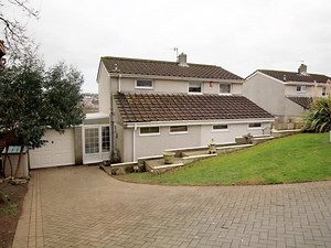 Eggbuckland - £370,000 This DETACHED AND EXTENDED family home is located within a popular and sought after residential location close to NEARBY SCHOOLS. Located at the head of a cul-de-sac the property sits on a GOOD SIZED PLOT that offers ample OFF ROAD PARKING. Internally the accommodation comprises lounge, SITTING/DINING ROOM, breakfast area, modern kitchen, FOUR BEDROOMS, shower room, utility room, side porch and DOWNSTAIRS WC. Further benefits include double glazing, CENTRAL HEATING and ext