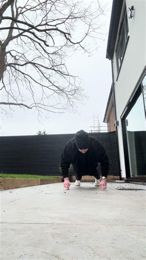 Two-finger Press-ups – Shōrin-ryū Karate Hojo Undō (少林流 唐手)