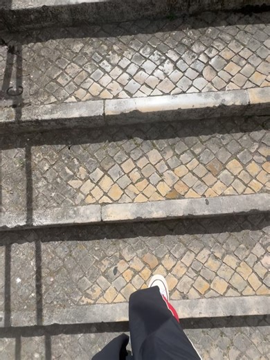 Issa Rae on Instagram: "went to Lisbon to write, eat seafood & walk uphill 🧗🏾‍♀️"