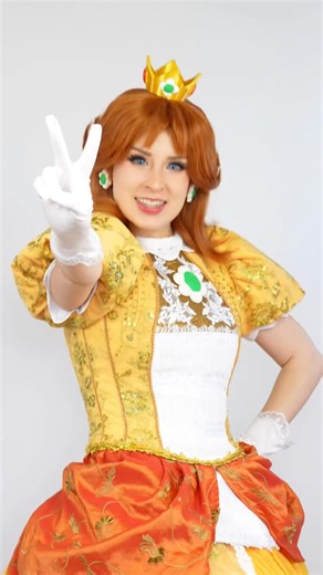 Princess Daisy cosplay! 👑🌼🧡 #cosplay #princessdaisy #nintendo #mario