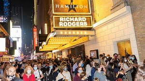 Broadway Extends Mask Mandate Through May 31