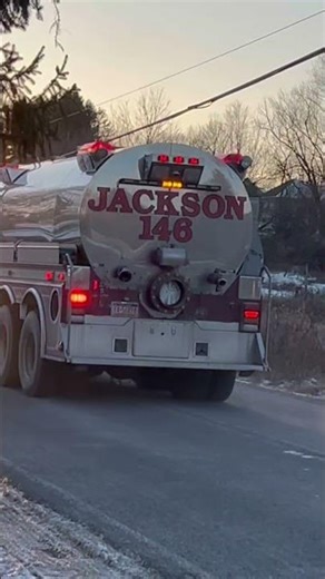 Jackson Twp vol fire department tanker 146 responding to a structure fire in hunlock creek