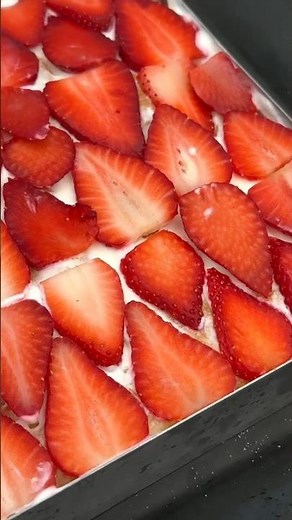 🍓 Super Easy Strawberry Tiramisu 😍 No-Bake Dessert in 5 minutes! #shorts
