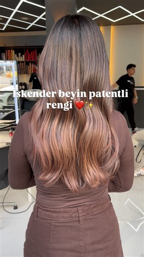 BEYOND PENDİK on Instagram: "Açıklama ❤️ Karamel kahve,Karamel bej . İskender beyin çıkartmış olduğu ve karışımı sadece bize ait olan bir renktir. Bu özel işlem için sizde randevu almayı unutmayın ❤️ @iskenderakkus @beyondacibadem"