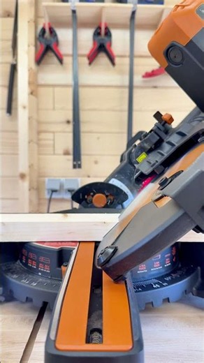 Die Evolution R255SMS‑DB+ Kappsäge ermöglicht es @timber.tales, sofort loszulegen.