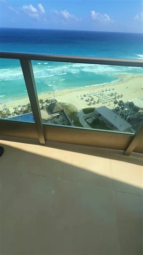 Enjoying a Day in Cancun: A Vacation Vlog