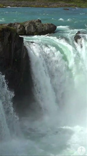 Godafoss Waterfall Short 2 – Majestic Godafoss in 4K • Powerful Iceland Waterfall