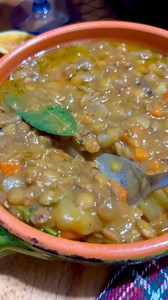 408K views · 12K reactions | Salvate la ricetta per Capodanno, farete un figurone https://blog.giallozafferano.it/rossellainpadella/ricetta-lenticchie-in-umido-cremose/ Lenticchie cremose | Rossella in padella, il blog di Rossella Cosentino | Facebook