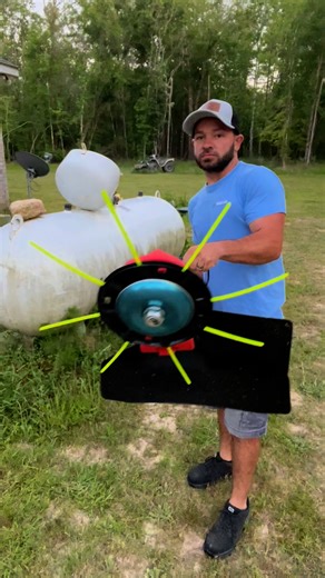 31K views · 57 reactions | No more tangled cords or heavy gas tools! The ONEVAN Brushless String Trimmer is foldable, lightweight, and built for easy lawn care. With a telescopic shaft, adjustable cutting head, and detachable design, it makes trimming, pruning, and edging simple. Compatible with Makita 18V batteries and eco-friendly in every way. ✨ Order now and get 25% OFF with code POWER25! | OneVan | Facebook