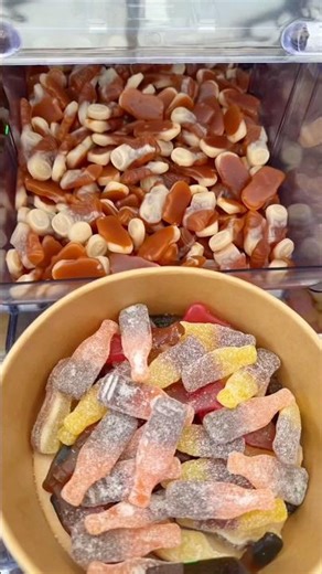 🥤🟤Let’s make a COLA BOTTLES (and a sneaky can…) Candy Bowl!🟤🥤 #shorts