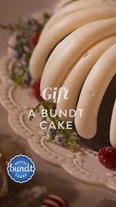 698K views | Season's treat-ings! Make the holidays extra merry with Bundt Cakes. Get them (or yourself) a sweet gift. | Nothing Bundt Cakes | Facebook