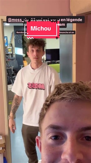 Michou est actuellement en live sur sa chaîne Twitch #michou