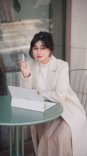 Rosey Roco on Instagram: "Using the New Huawei Tablet for all my creative projects! I can get work done seamlessly wherever I go—perfect for light tasks on the move. ✨ Anti-glare screen, smooth editing, and stain-resistant— it’s perfect for me  Check it out at the Huawei Experience Store in DFC!"