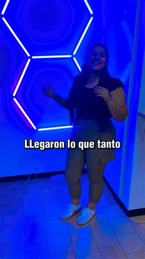 ¿Buscas dinamismo y alegría? 🌈 Las lámparas hexagonales RGB son la respuesta 💫 Con sus increíbles movimientos y efectos, cada luz es una obra de arte. Son fáciles de instalar, súper funcionales y su diseño modular te permite crear patrones únicos. ¡Ponle ritmo, color y belleza a tu espacio! 💖💙🩵💚❤️ Puede contáctarnos al WhatsApp 04120323034 (Mariela) para mayor información 😊👋🏻 | Innovaciones LED