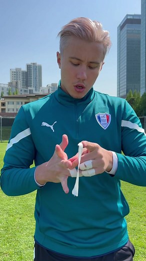 Proper Finger Taping Techniques for Goalkeepers