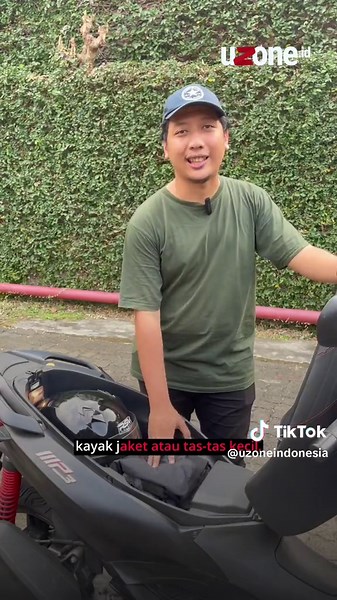 Skuter roda tiga yang sudah ikonik, Piaggio MP3 300 hpe Sport telah resmi diluncurkan PT Piaggio Indonesia. Harganya? Sekitar Rp300 jutaan guys 👌🏼#piaggiomp3 #piaggio #reviewmotor