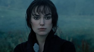 A statuetkę za najromantyczniejsze stąpanie w historii kina odbierze... 🎞️„Duma i uprzedzenie” | Netflix