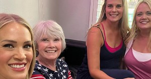 Carrie Underwood, Sisters, Mom Debut Matching Tattoo