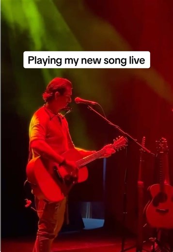 Live Acoustic Performance in Launceston by Pete Murray