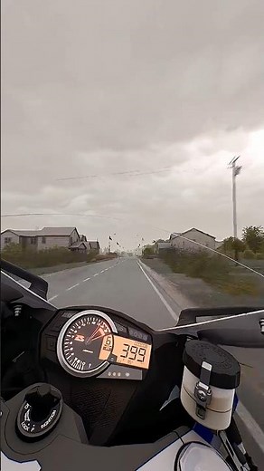 400 KM/H This Motorcycle is CRAZY FAST! GSXR1000 #gsxr1000r #suzuki #ride5