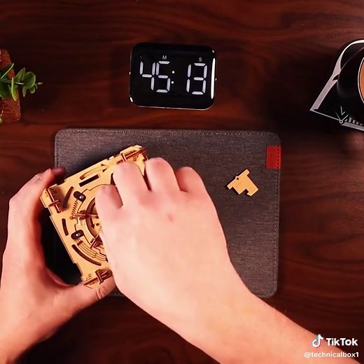 #Cambridge Labyrinth ｜ Escape Room Puzzle ｜ Cluebox ｜ IDVenture