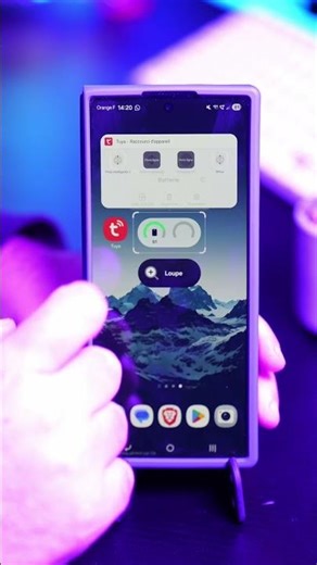Free up space on your home screen! 🧹📱 #smartphone #tip