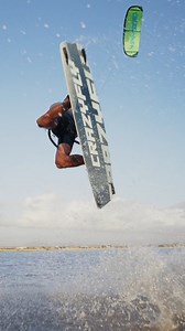 💥 The 2025 Sculp and Raptor in action— this combo brings unmatched pop, control, and versatility to every ride.Do you like the new Raptor design? Drop your thoughts in the comments! 👇 | CrazyFly Kiteboarding