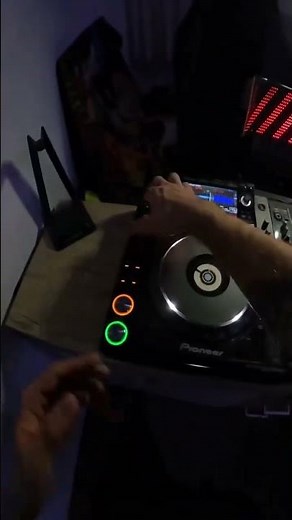 DJing Like This?! WOW 🤯 Insane DJ Skills & Transitions