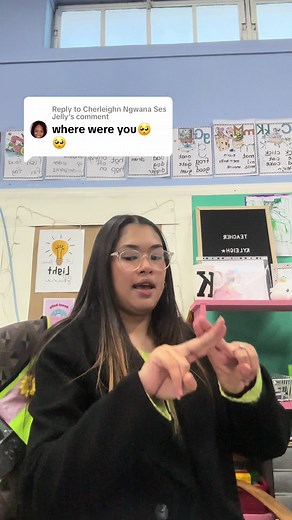 Learn the Makaton Sign for F 🫶🏽 - Makaton Signing Tutorial