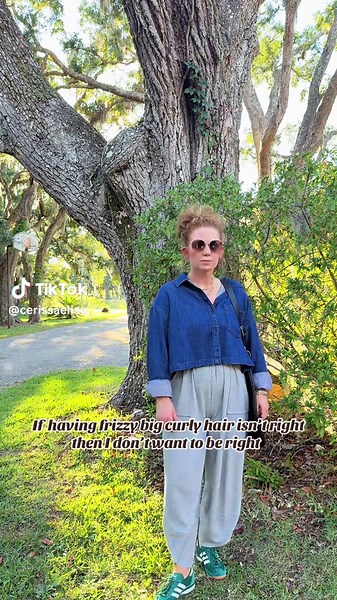 The secret to getting a fluffy pony in my hair is I will use a small hair tie, either a one like that’s in my hair now (not sure what it’s called, but they look like a phone cord 😆) or I really like the gimmie beauty ties but I don’t have any at the moment. But I will use a small tie and only put it on one time, I don’t do 2 loops. Then I’ll fluff it and bobby pin any pieces that fall in the back. It also helps to have texture in your hair, so hairspray or texture spray. #curlyhairstyles #curly
