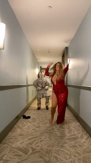 Pennywise VS Mariah Carey 😂 #horrorjunkie #horrorfanatic #comedy | Twisted Pennywise / Michael Taeza