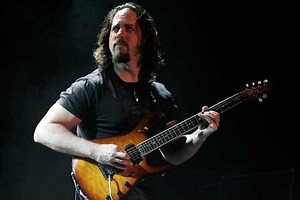 John Petrucci: “My Favorite Chord Is ‘The Alex Lifeson Chord’”