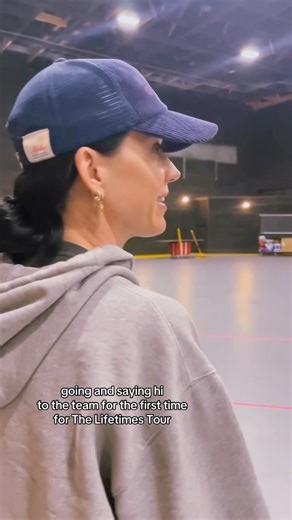 KATY PERRY on Instagram: "MEET THE LIFETIMES TOUR DANCERS 🧡♾️"