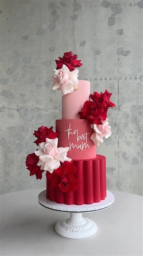 53K views · 101 reactions | Creating quick color and font sketches on the @cricut design space is such a thoughtful idea to ensure a flawless result for your planned cake! Plus, it’s amazing how versatile it can be for stencil making. Such perfect cake for mum, don’t you think? | K CAKE | Facebook