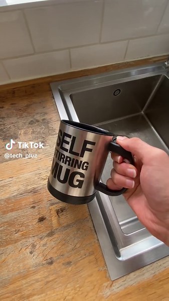 Testing out the viral Self-Stirring Mug from TT Shop #tiktokmademebuyit #cool #viral #coffee #tea