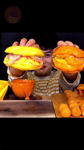 Burger King Cheese Burger With Cheese Sauce! Satisfying BIG BITES ASMR MUKBANG ©️Bonggil #Asmr #Asmrmukbang #Asmrvideo #mukbangbigbites #satisfyingsound